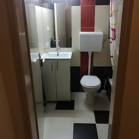 Apartment Cozy For Short Term Rent. *